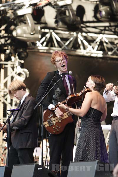 ARCADE FIRE - 2005-08-25 - SAINT CLOUD - Domaine National - Grande Scene - 